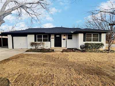 5241 McQuade Street Haltom City, TX 76117
