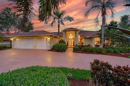 1821 Eagle Trace Blvd W Coral Springs, FL 33071