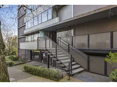 2020 SW Main ST #805 Portland, OR 97205