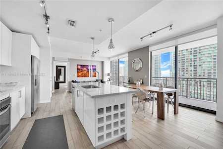 999 SW 1st Ave #2303 Miami, FL 33130