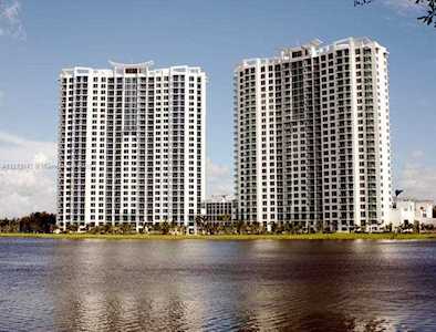 2681 N Flamingo Rd #406S Sunrise, FL 33323