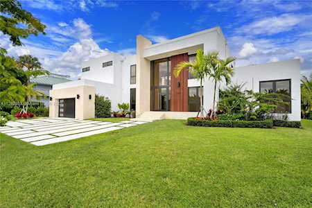 6225 Dolphin Drive Coral Gables, FL 33158