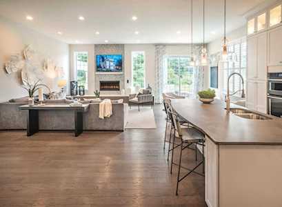 17 Barnes Blvd #32 Hudson, MA 01749