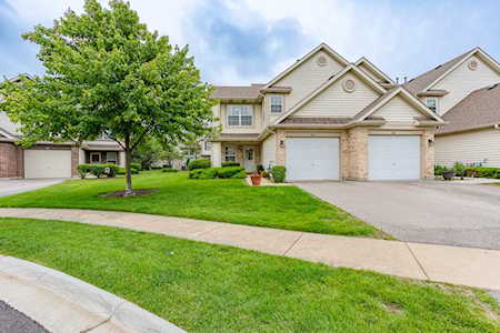 1963 Lilac Ct Schaumburg, IL 60193