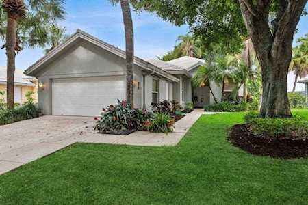975 Bear Island Circle West Palm Beach, FL 33409