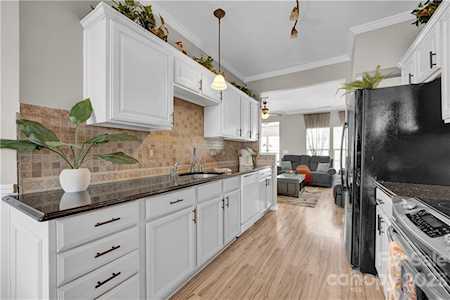 2002 Cramerton Village Dr Cramerton, NC 28032