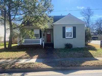 32 Old Fox Hill Rd Hampton, VA 23669