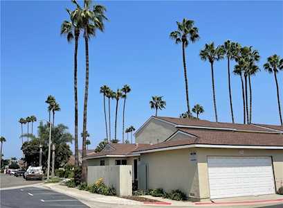 8195 Foxhall Dr Huntington Beach, CA 92646