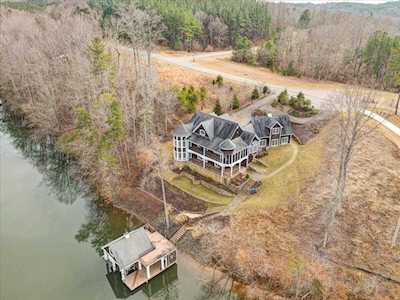 514 Watch Tower Moneta, VA 24121