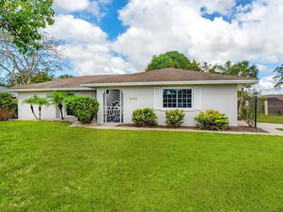 3665 Calliandra Dr Sarasota, FL 34232
