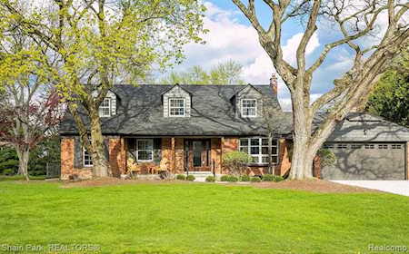 32060 Cross Bow St Beverly Hills Vlg, MI 48025