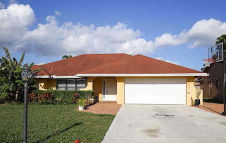 8425 Morning Star Road Lake Worth, FL 33467