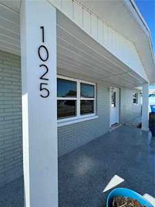 1025 Yale Dr Holiday, FL 34691