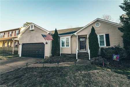 926 Chartwell Dr Newport News, VA 23608