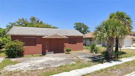 656 W 9th St Riviera Beach, FL 33404