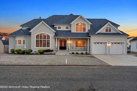 210 Sandlewood Dr Bayville, NJ 08721