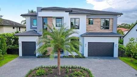 660 NE 29th Place Boca Raton, FL 33431