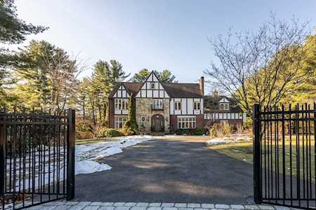37 Atkinson Ln Sudbury, MA 01776