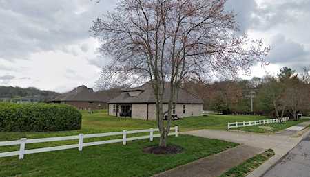 1413 Centerpoint Rd Hendersonville, TN 37075