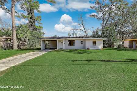 1627 Hazelhurst DR Jacksonville, FL 32216