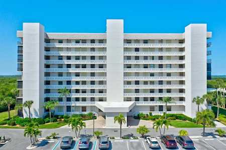 5059 North Highway A1A #203 Hutchinson Island, FL 34949