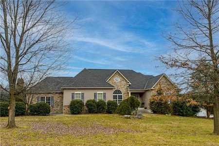 772 Stone Hill Dr Walnutport, PA 18088