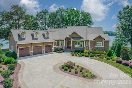218 Queens Cove Rd Mooresville, NC 28117