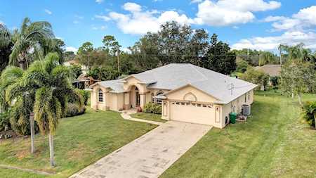 513 SE Cliff Road Port Saint Lucie, FL 34984
