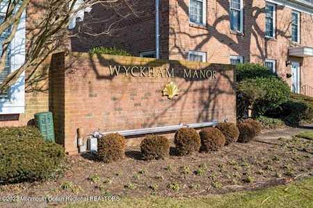 15 Wyckham Rd Spring Lake Heights, NJ 07762