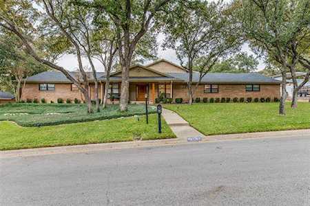 1300 Driftwood Drive Euless, TX 76040