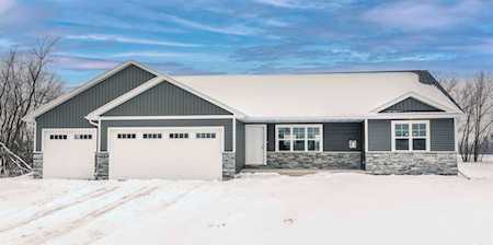 571 Prairie Gardens Ln Pulaski, Town of Chase, WI 54162