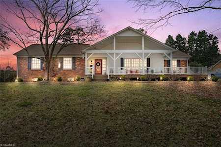 2832 Monticello Drive Winston Salem, NC 27106