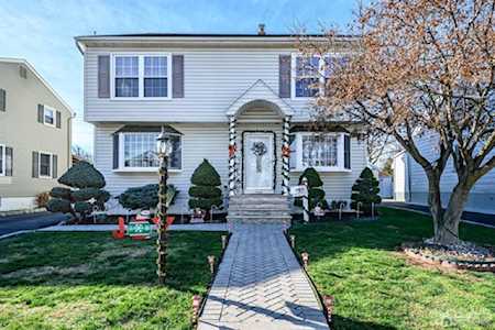 299 Desota Avenue Woodbridge Proper, NJ 07095