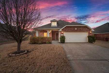 1016 Cutting Horse Drive Mansfield, TX 76063