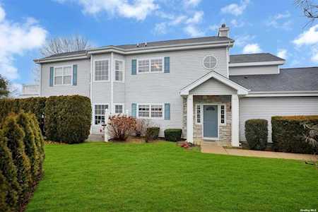 521 Highland Court #521 Moriches, NY 11955