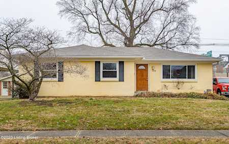 4205 Blossomwood Dr Louisville, KY 40220