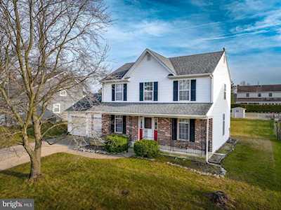 5 Dalton Place Sicklerville, NJ 08081