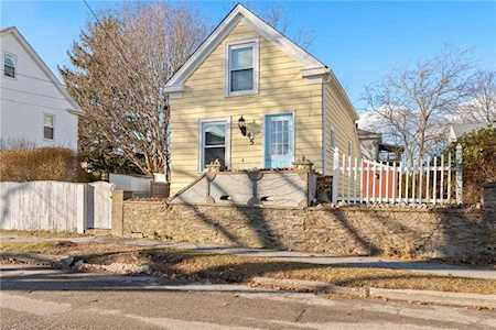 45 Mount Hope Ave Bristol, RI 02809
