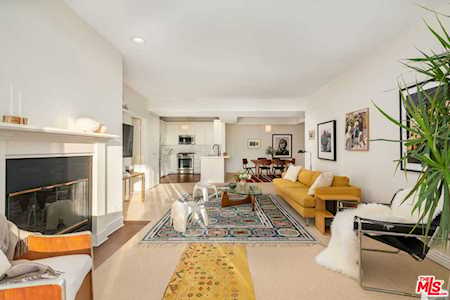 2222 N Beachwood Dr #206 Los Angeles, CA 90068