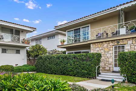 2621 State St #4 Santa Barbara, CA 93105