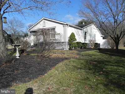 282 Karen Dr Williamstown, NJ 08094