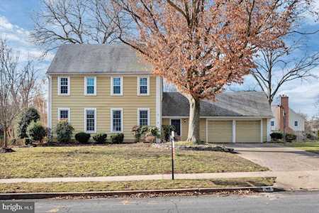 138 Ashford Rd Cherry Hill, NJ 08003