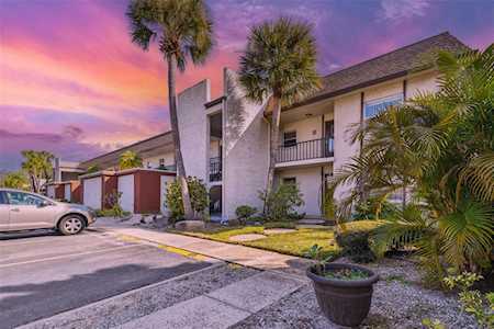 2750 E Bay Dr #1A Largo, FL 33771