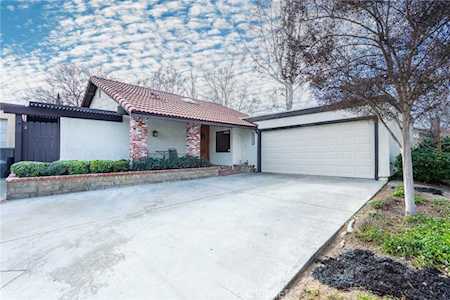 23538 Via Castanet Valencia, CA 91355
