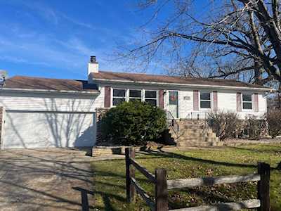 282 Lakeland Dr Lowell, IN 46356
