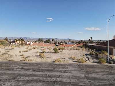 2195 Bayview Loop Dr Laughlin, NV 89029