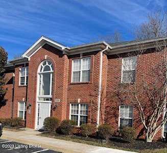 9308 Pine Lake Dr #101 Louisville, KY 40220