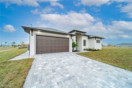 1523 NW 38th Place Cape Coral, FL 33993