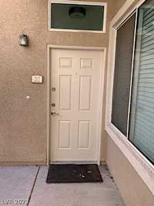 2305 W Horizon Ridge Parkway #212 Henderson, NV 89052