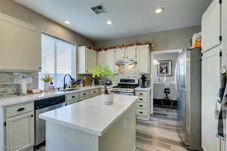 9524 Aspen Glow Dr Las Vegas, NV 89134